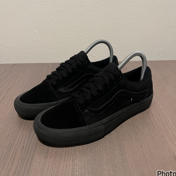 SIZE 7 WOMENS VANS OLD SKOOL PRO SHOES - Picture 1 of 7